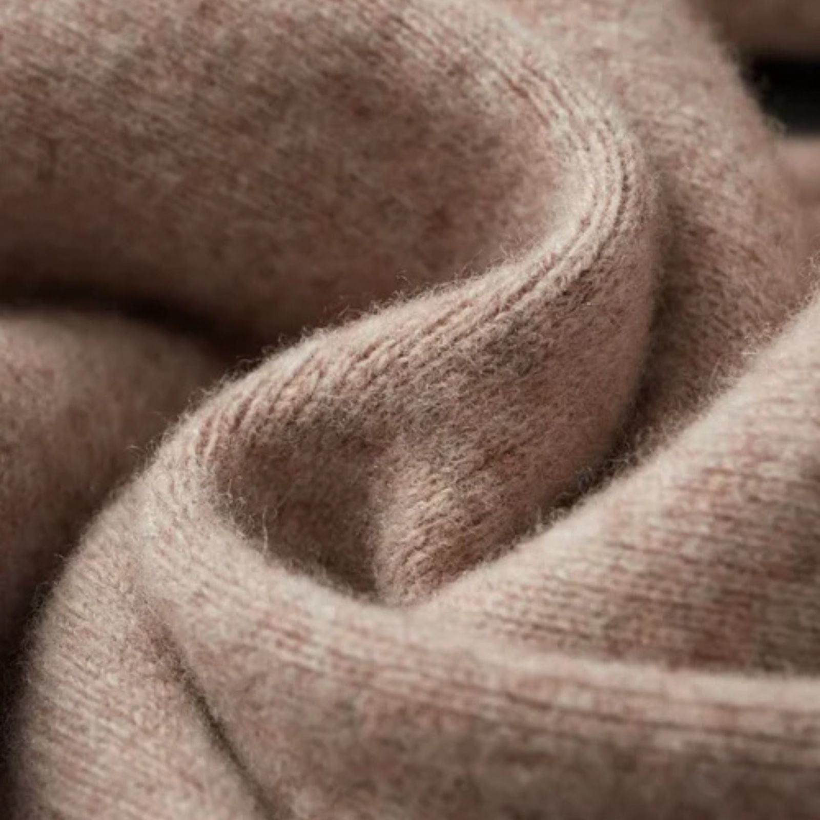 The Geneva Merino Wool Savro Set